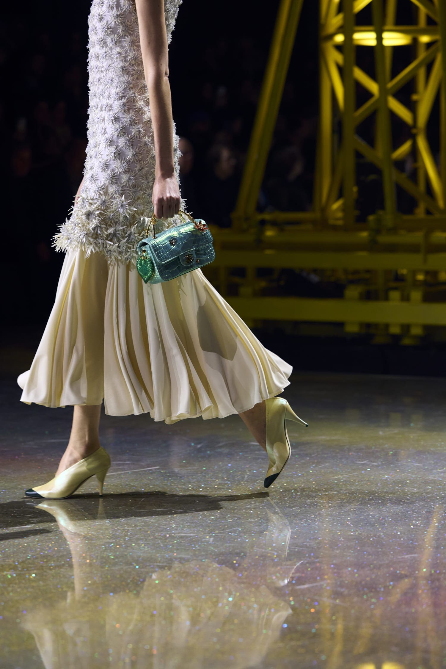 Подробности о коллекции Chanel осень 2026 Runway Журнал (176)