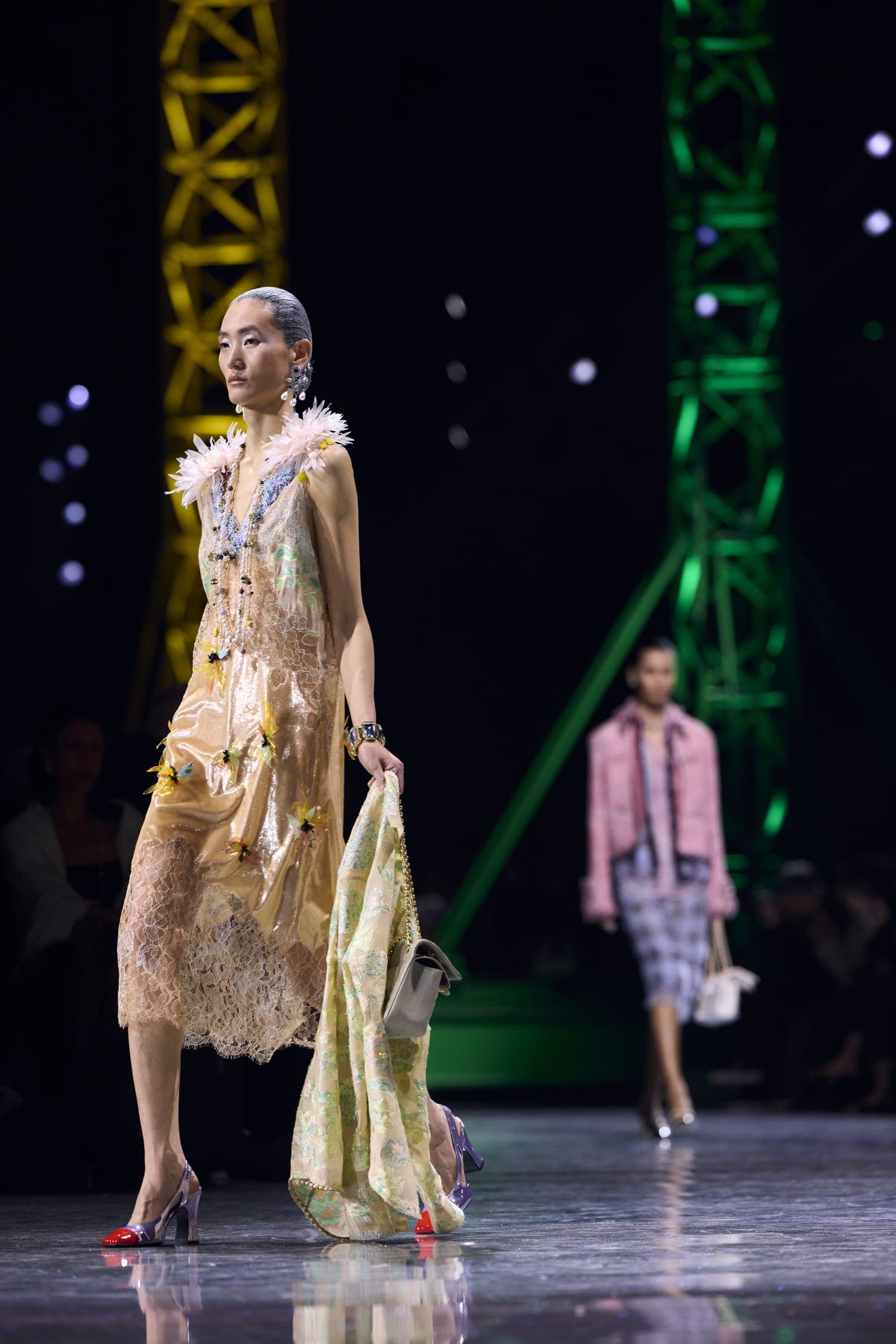 Подробности о коллекции Chanel осень 2026 Runway Журнал (178)