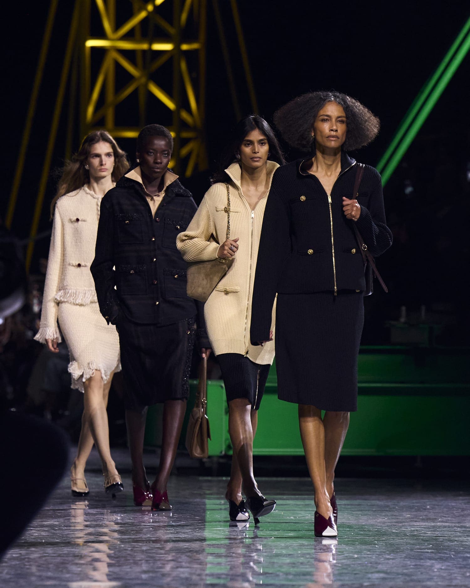 Подробности о коллекции Chanel осень 2026 Runway Журнал (185)