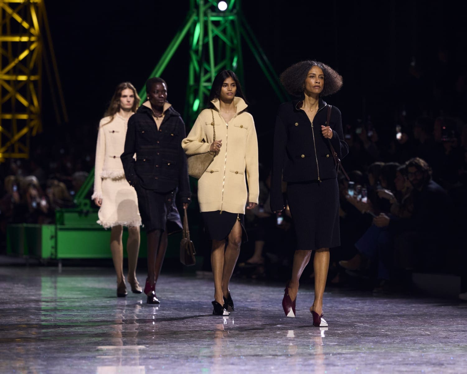 Подробности о коллекции Chanel осень 2026 Runway Журнал (186)