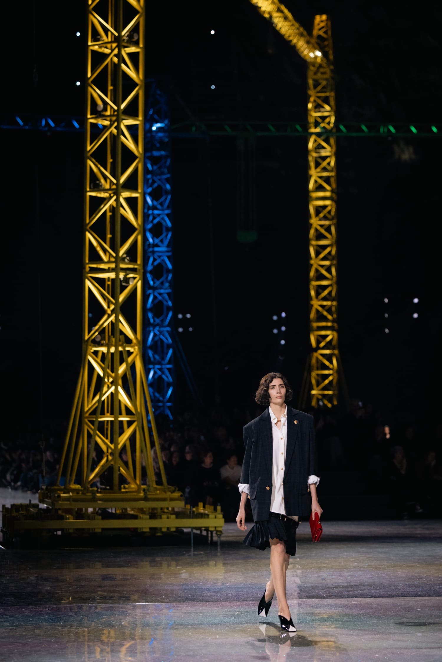 Подробности о коллекции Chanel осень 2026 Runway Журнал (212)