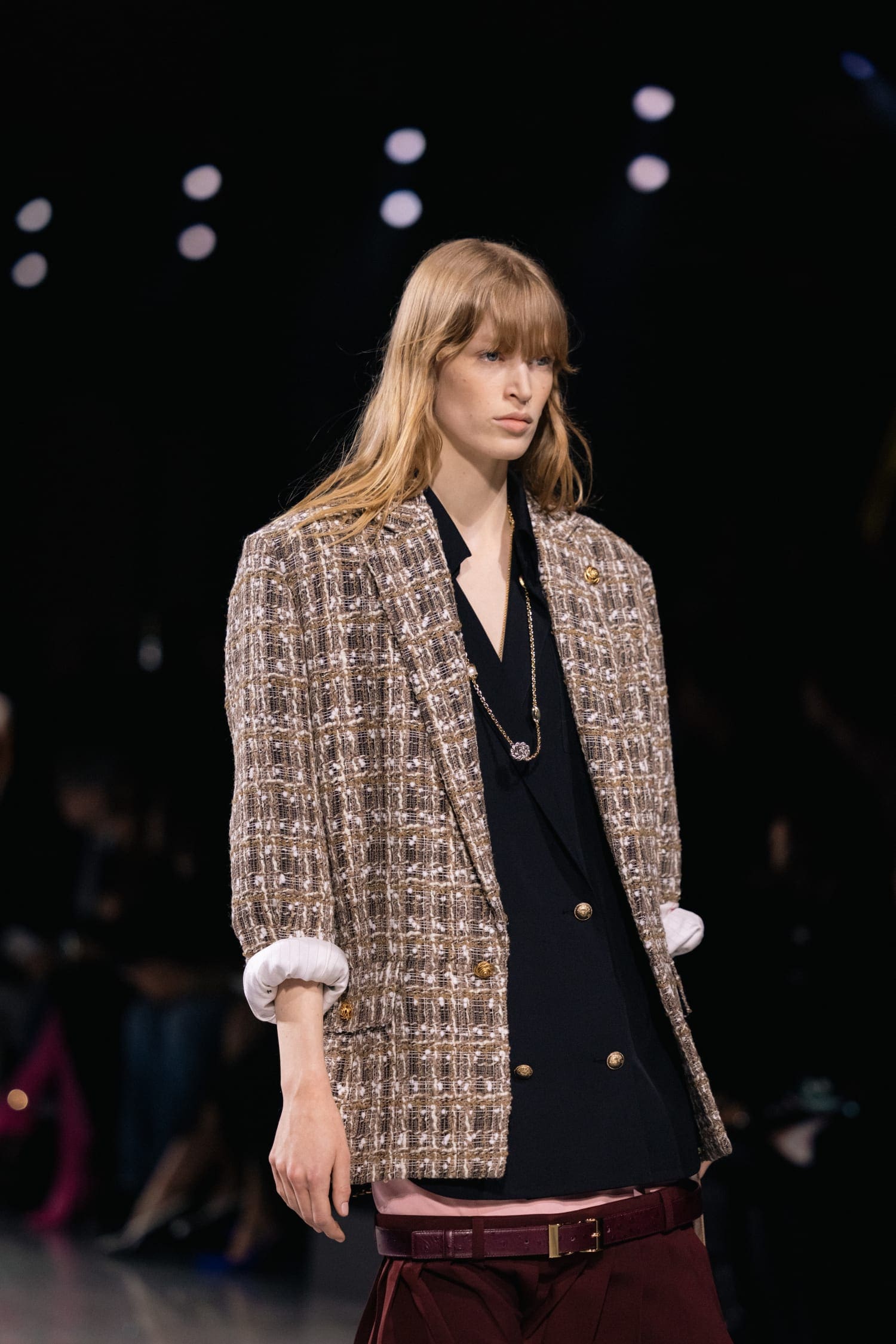 Подробности о коллекции Chanel осень 2026 Runway Журнал (213)