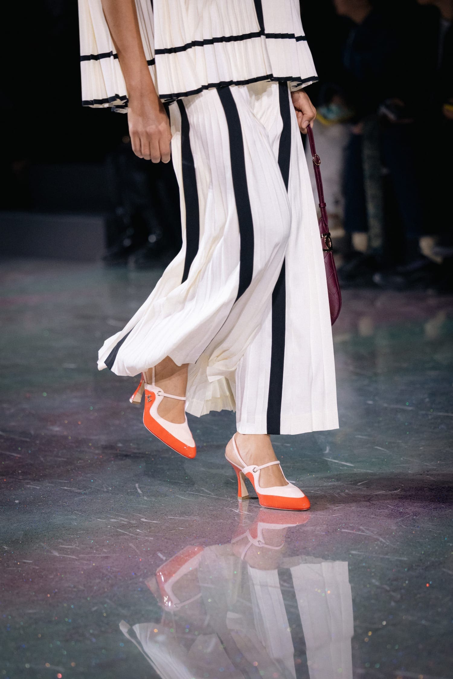 Подробности о коллекции Chanel осень 2026 Runway Журнал (215)