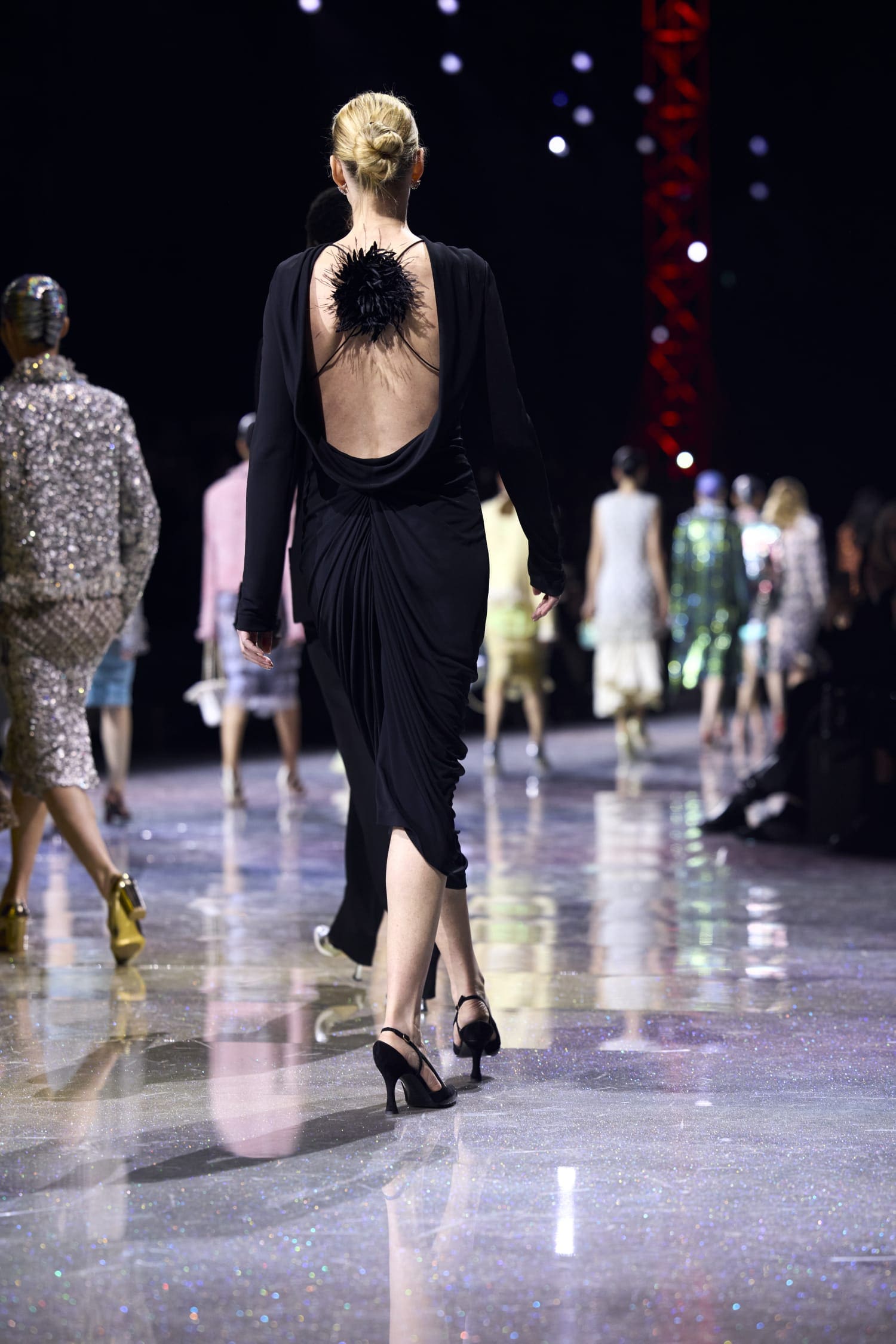 Подробности о коллекции Chanel осень 2026 Runway Журнал (22)