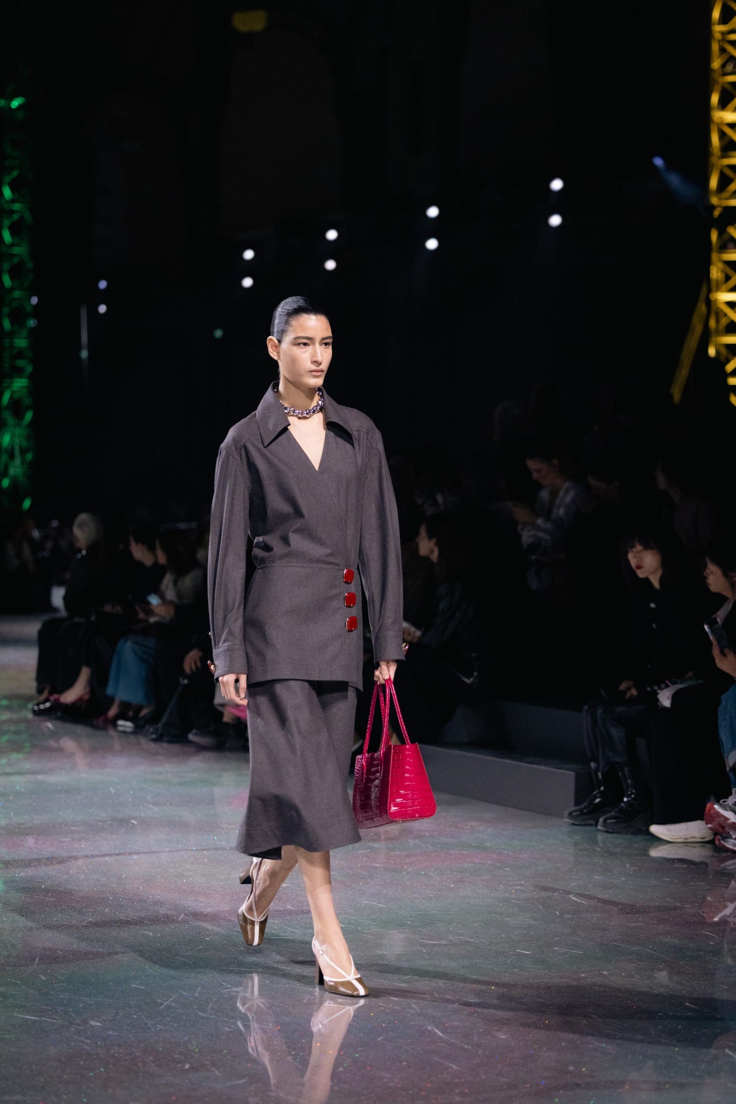 Подробности о коллекции Chanel осень 2026 Runway Журнал (227)