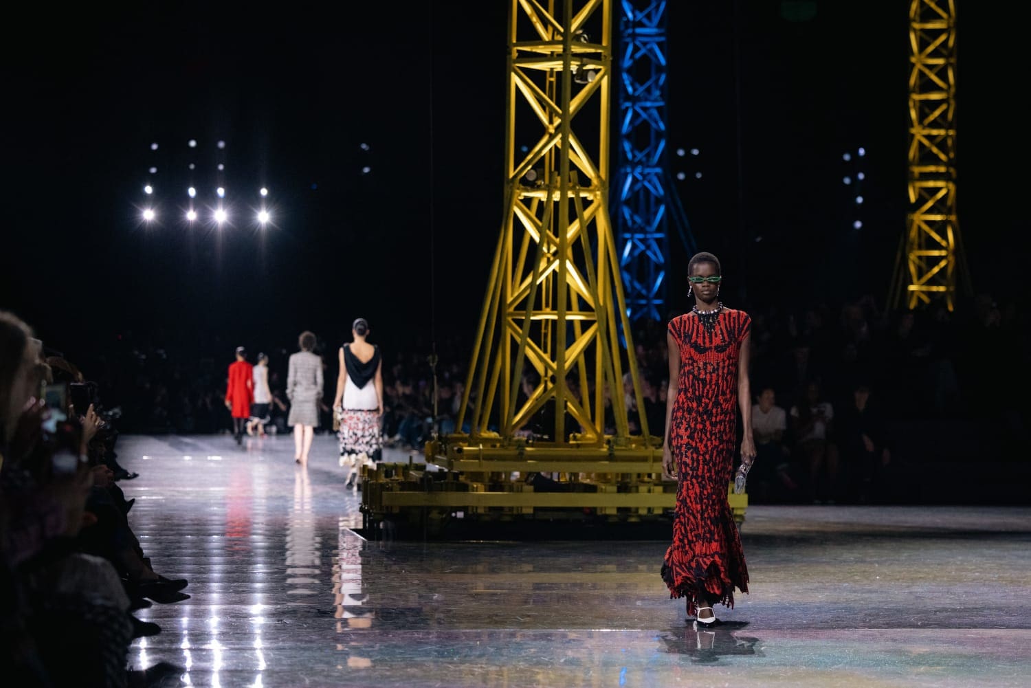 Подробности о коллекции Chanel осень 2026 Runway Журнал (229)