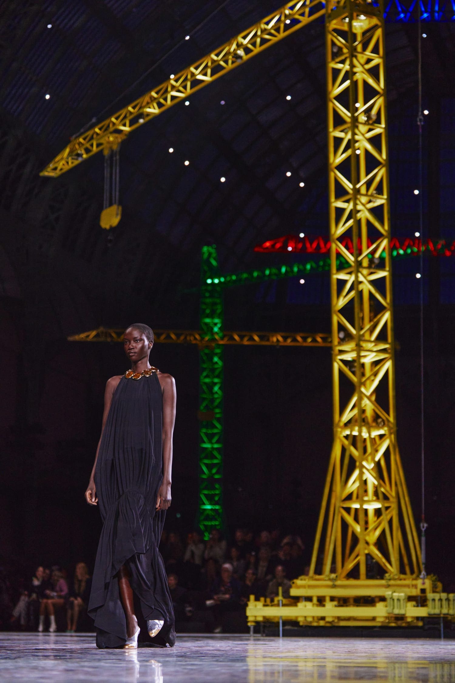 Подробности о коллекции Chanel осень 2026 Runway Журнал (23)