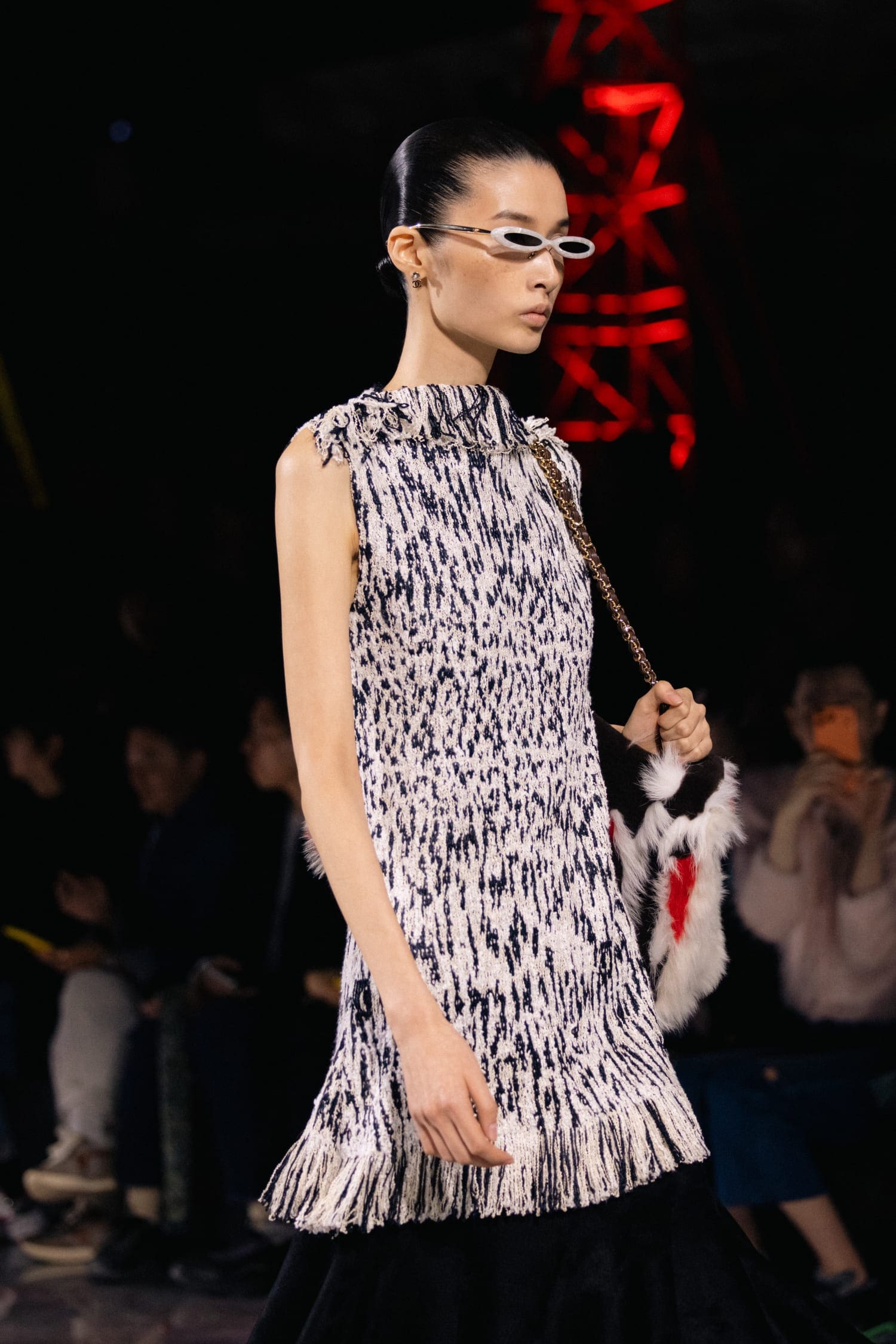 Подробности о коллекции Chanel осень 2026 Runway Журнал (238)