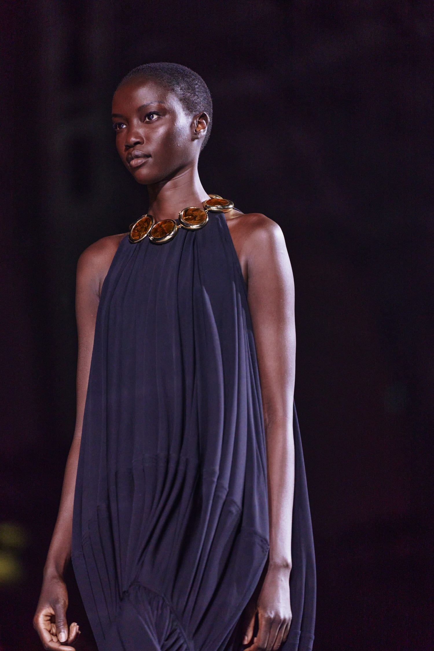 Подробности о коллекции Chanel осень 2026 Runway Журнал (255)