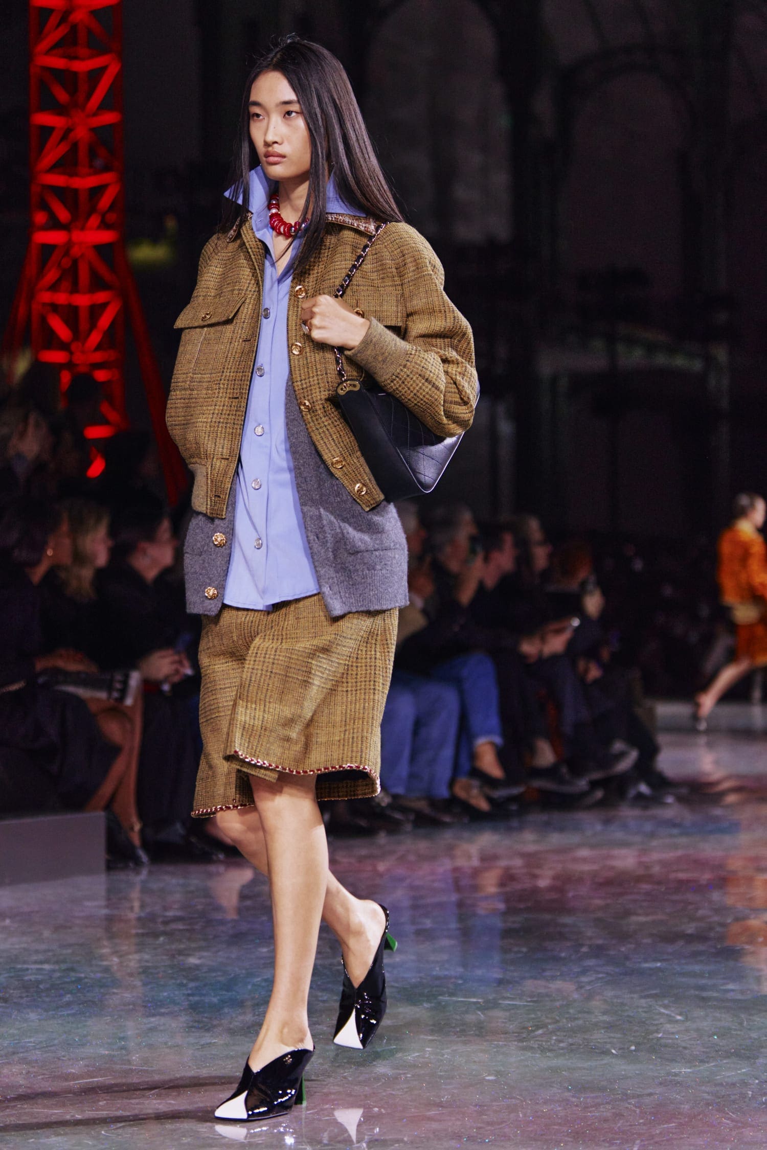 Подробности о коллекции Chanel осень 2026 Runway Журнал (261)