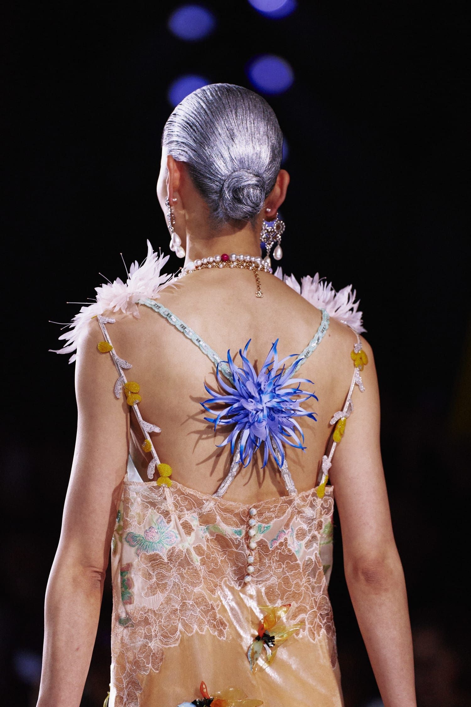 Подробности о коллекции Chanel осень 2026 Runway Журнал (270)