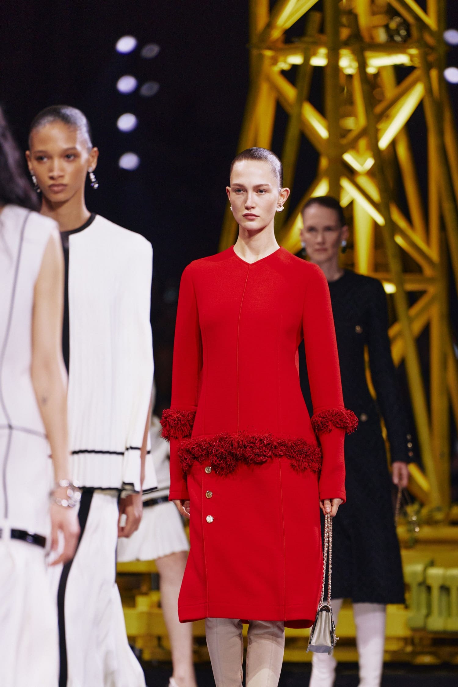 Подробности о коллекции Chanel осень 2026 Runway Журнал (272)