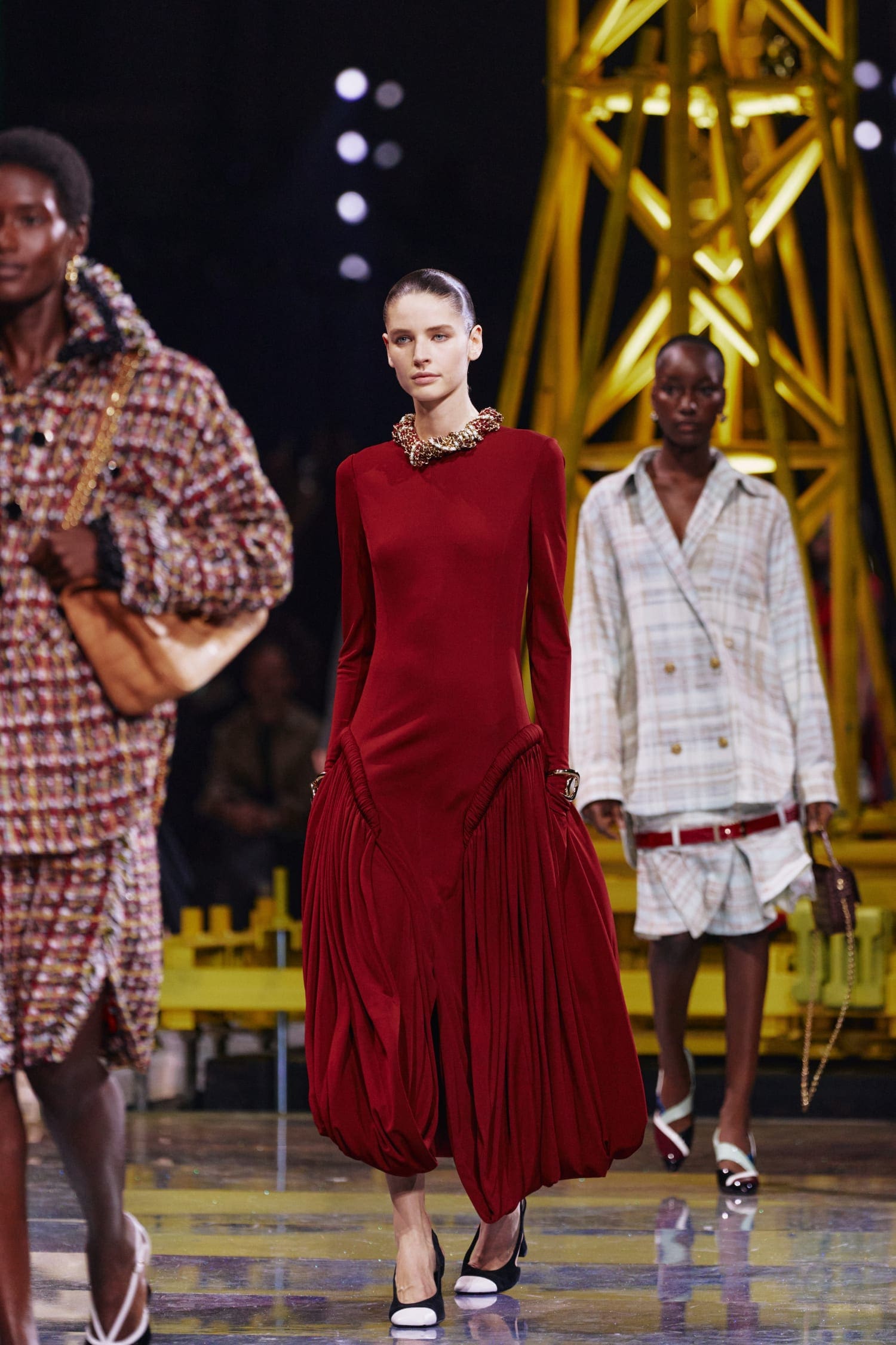 Подробности о коллекции Chanel осень 2026 Runway Журнал (274)