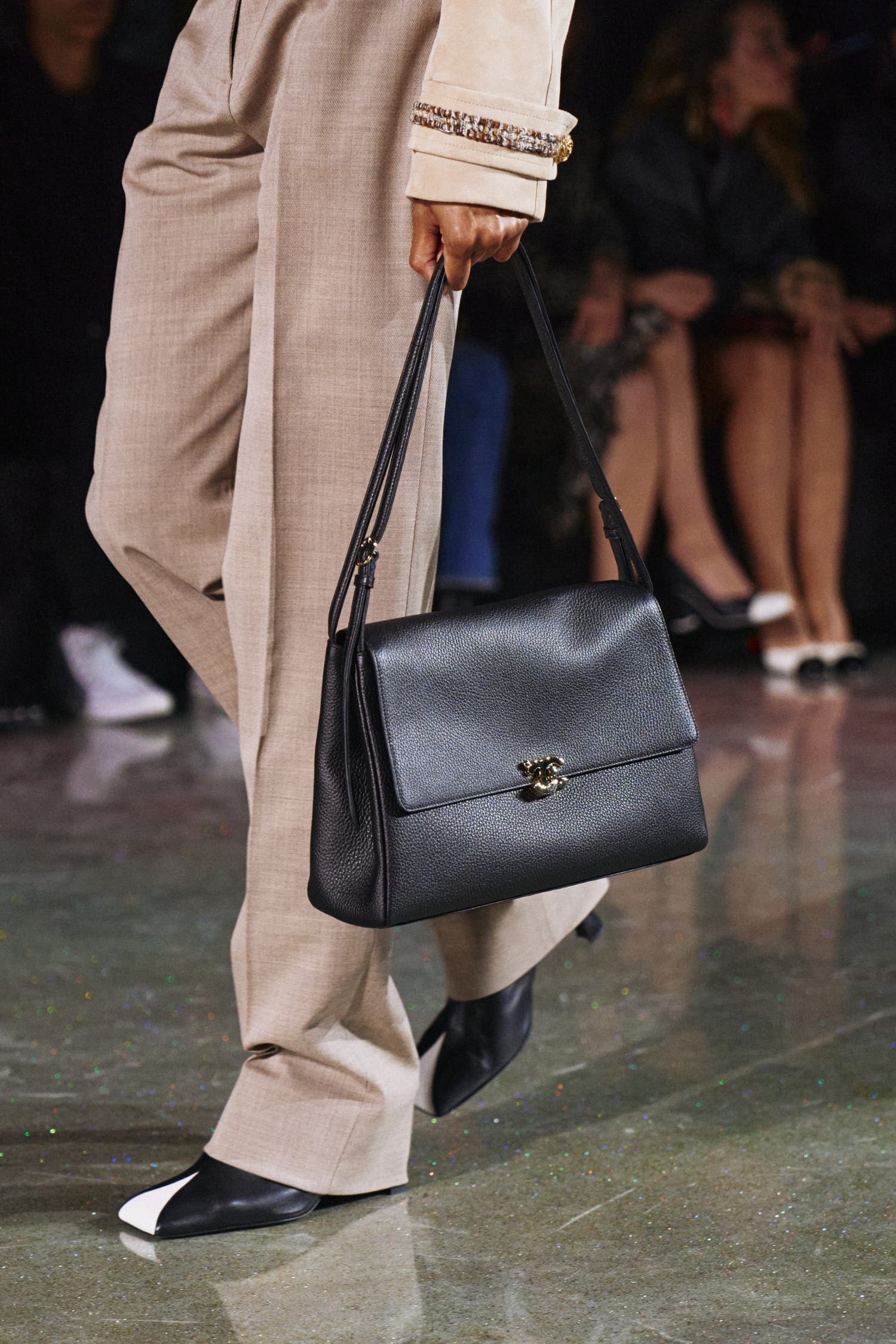 Подробности о коллекции Chanel осень 2026 Runway Журнал (275)