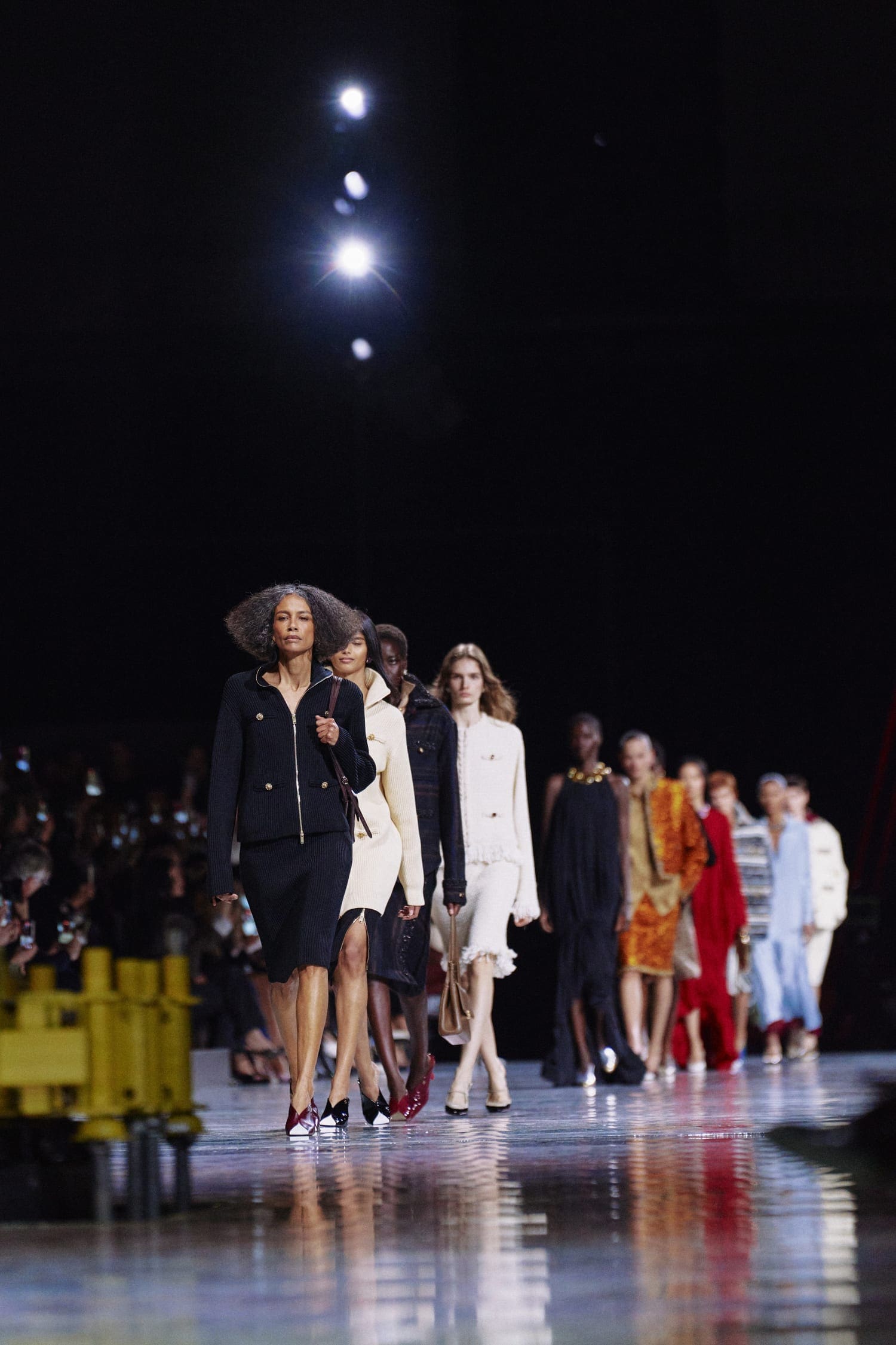 Подробности о коллекции Chanel осень 2026 Runway Журнал (39)