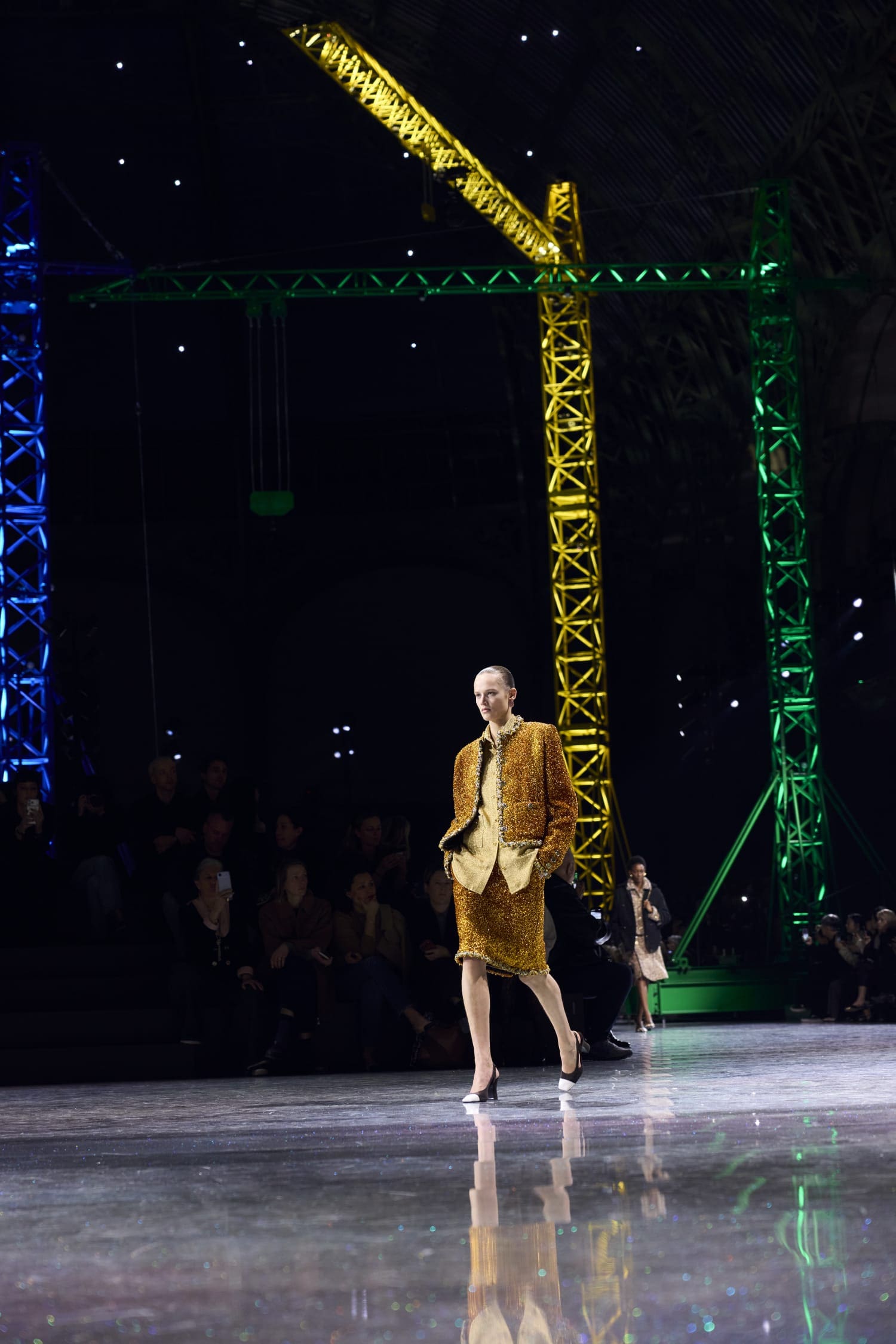 Подробности о коллекции Chanel осень 2026 Runway Журнал (42)