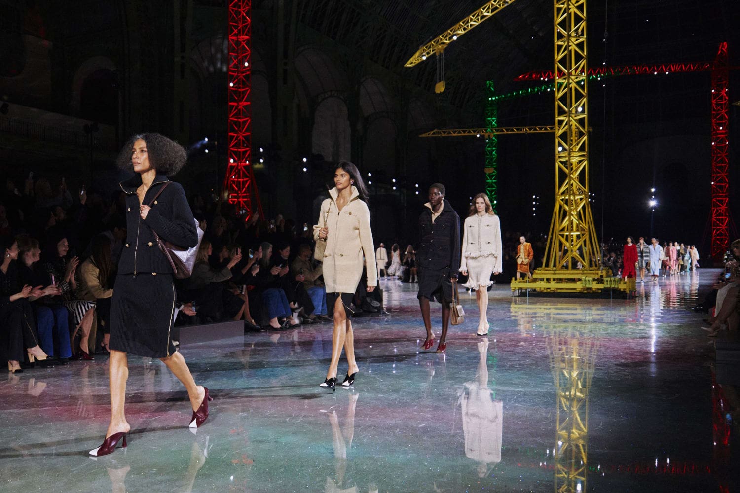 Подробности о коллекции Chanel осень 2026 Runway Журнал (47)