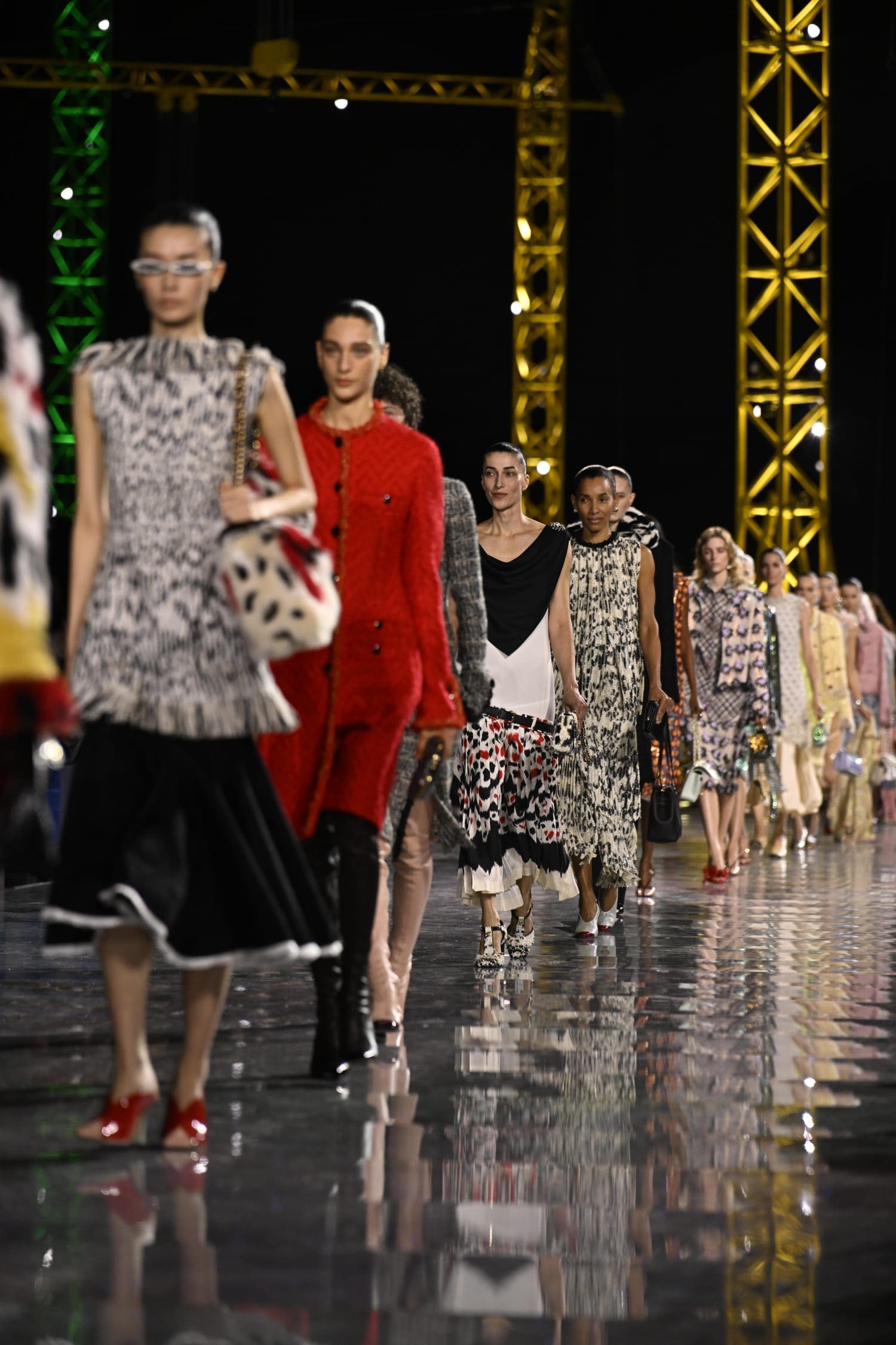 Подробности о коллекции Chanel осень 2026 Runway Журнал (6)