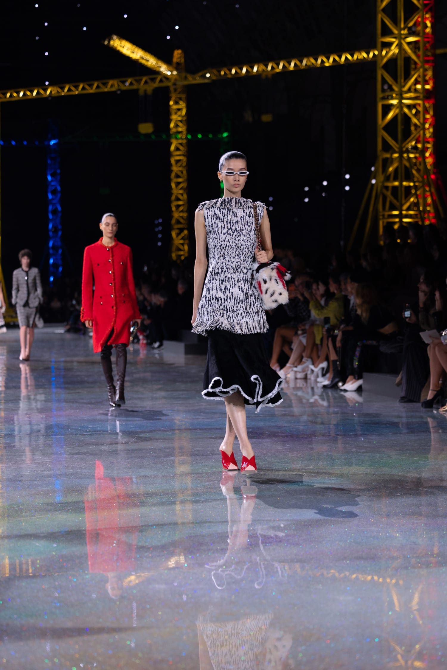 Подробности о коллекции Chanel осень 2026 Runway Журнал (7)