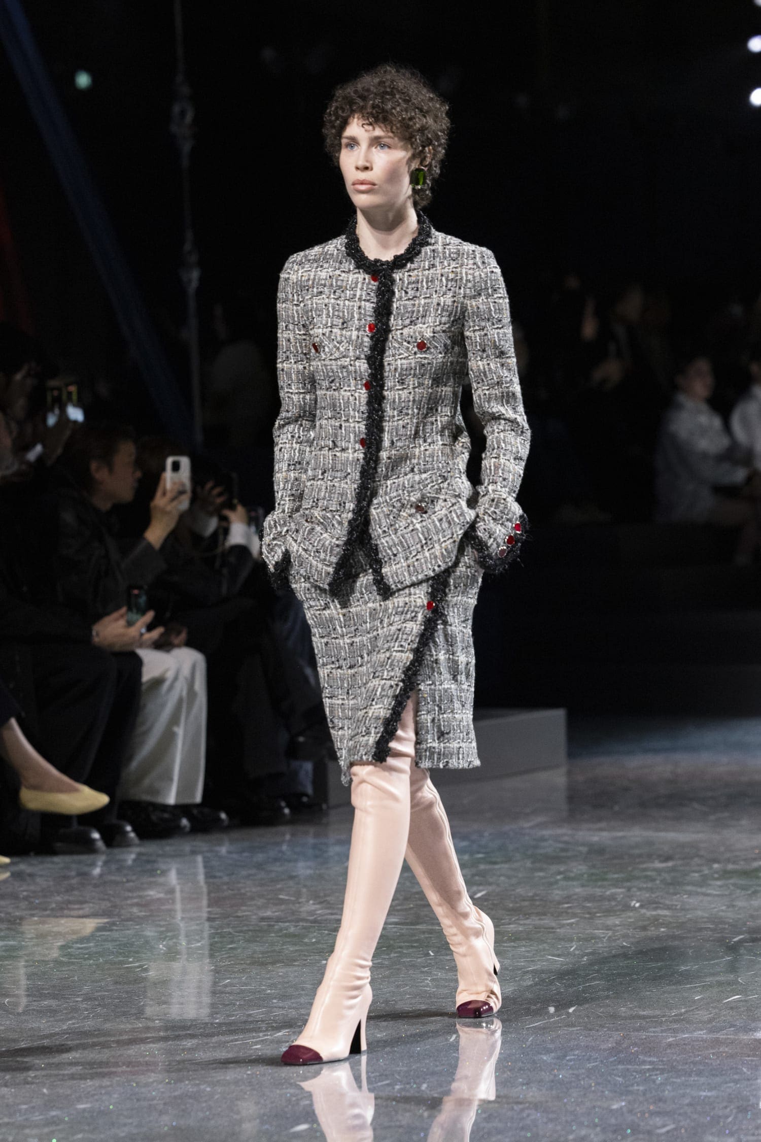 Подробности о коллекции Chanel осень 2026 Runway Журнал (71)