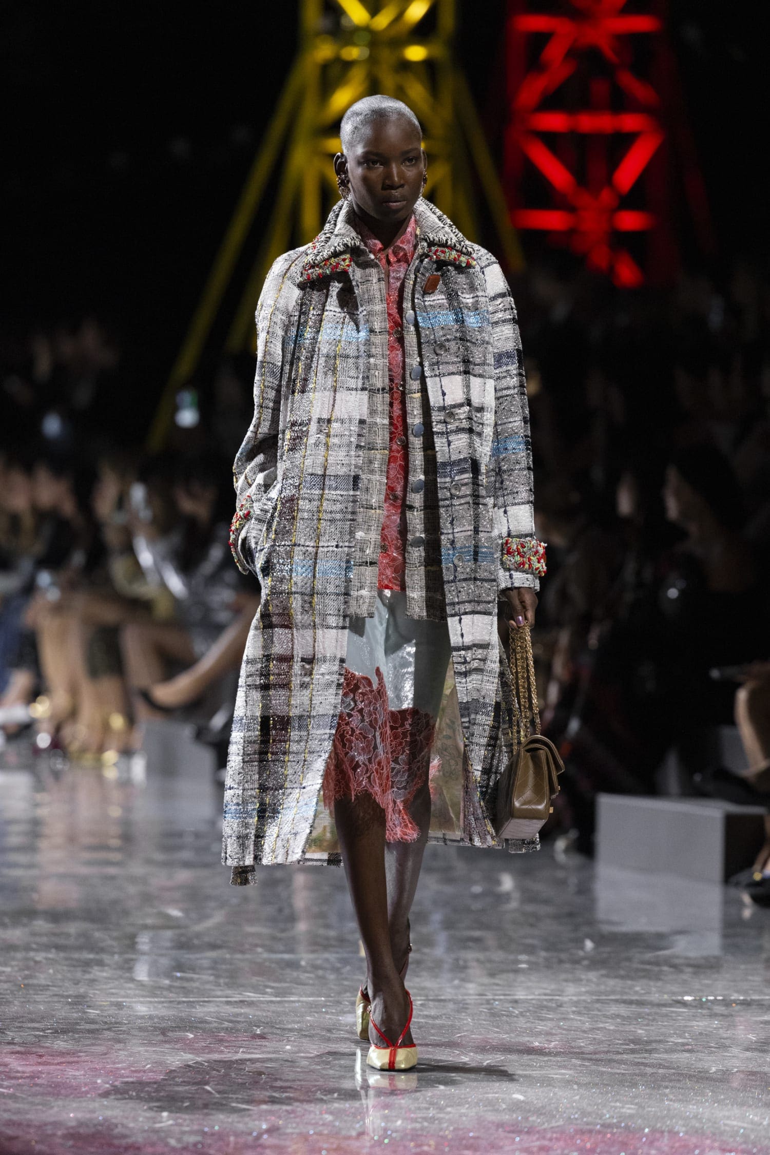 Подробности о коллекции Chanel осень 2026 Runway Журнал (79)