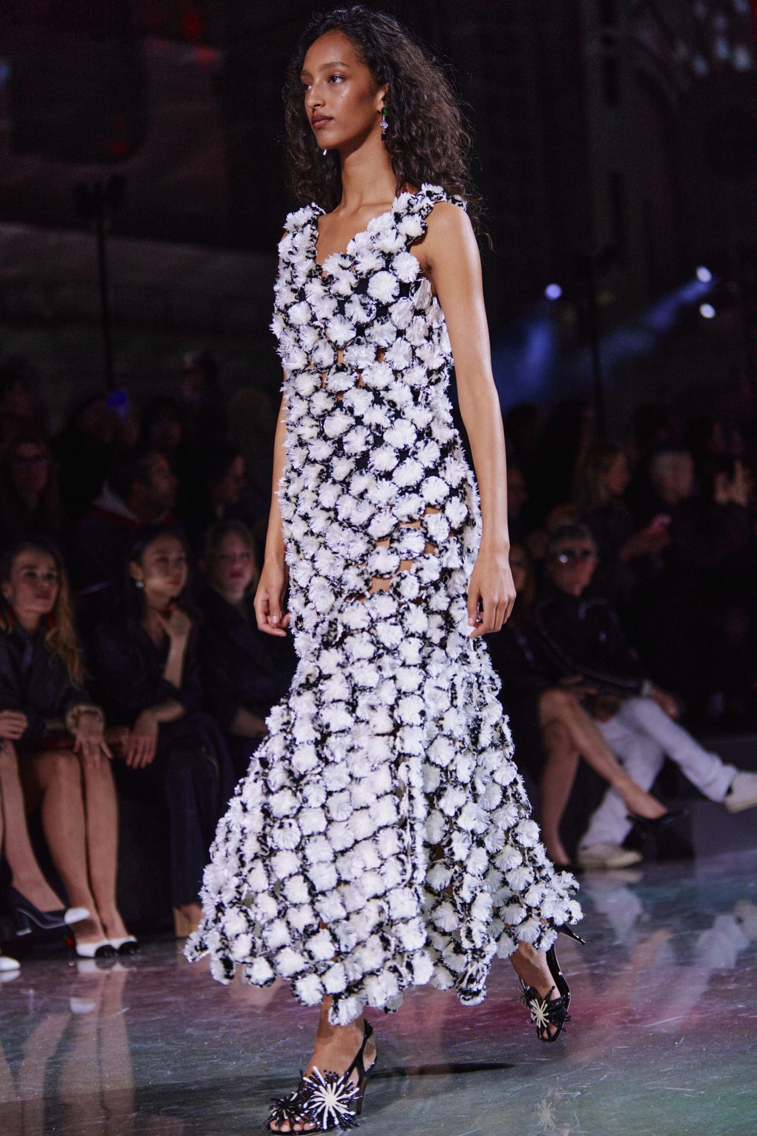 Подробности о коллекции Chanel осень 2026 Runway Журнал (88)