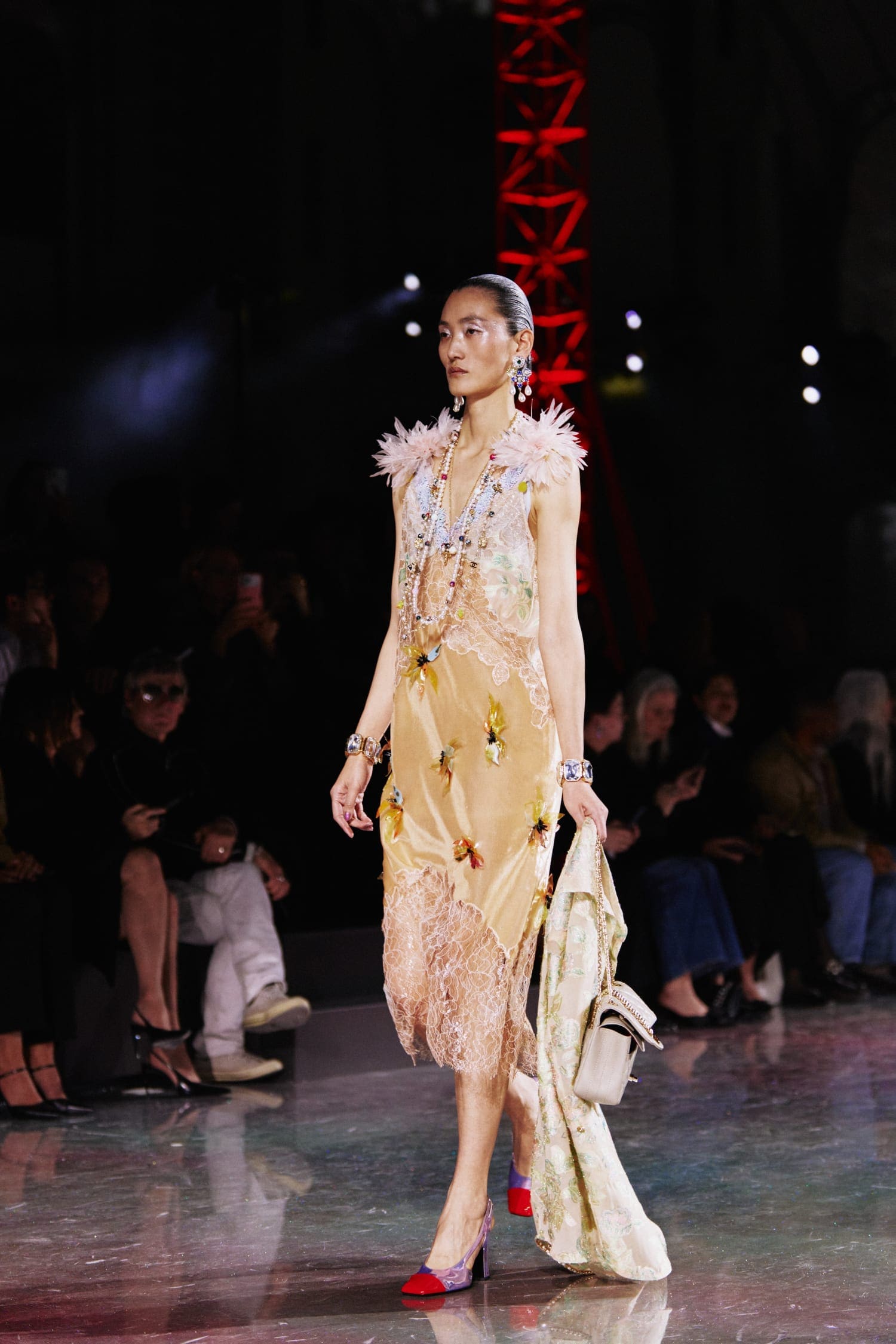 Подробности о коллекции Chanel осень 2026 Runway Журнал (96)