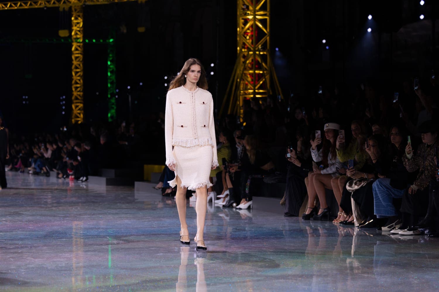 Подробности о коллекции Chanel осень 2026 Runway Журнал (97)