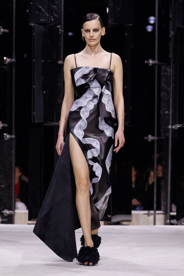 Givenchy Fall 2026-2027 - RUNWAY MAGAZINE ® Official