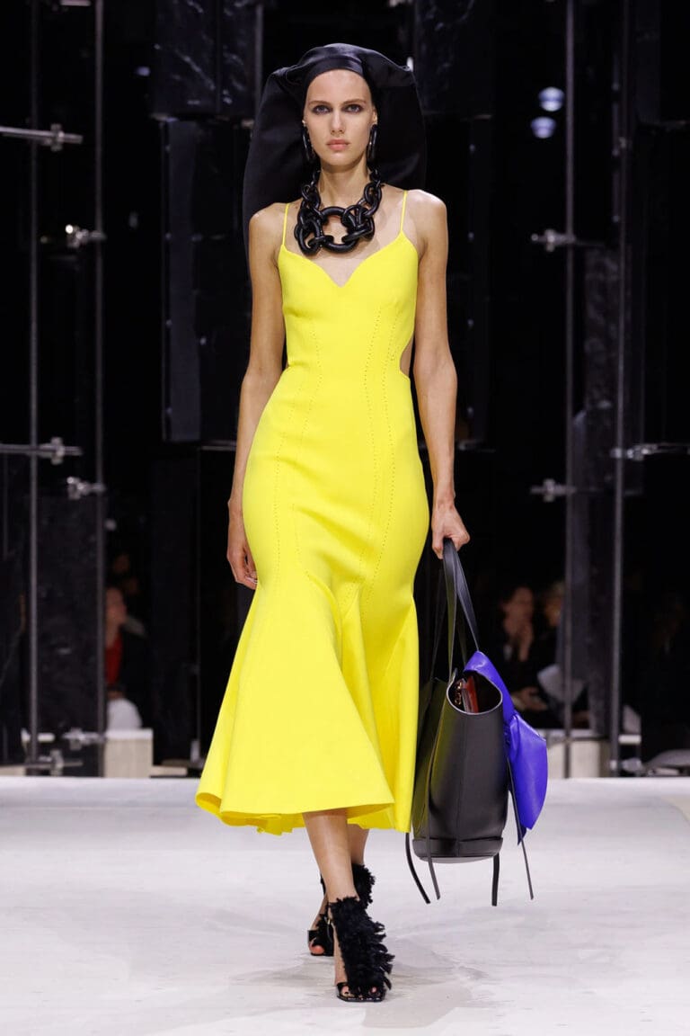 Givenchy Fall 2026-2027 - RUNWAY MAGAZINE ® Official
