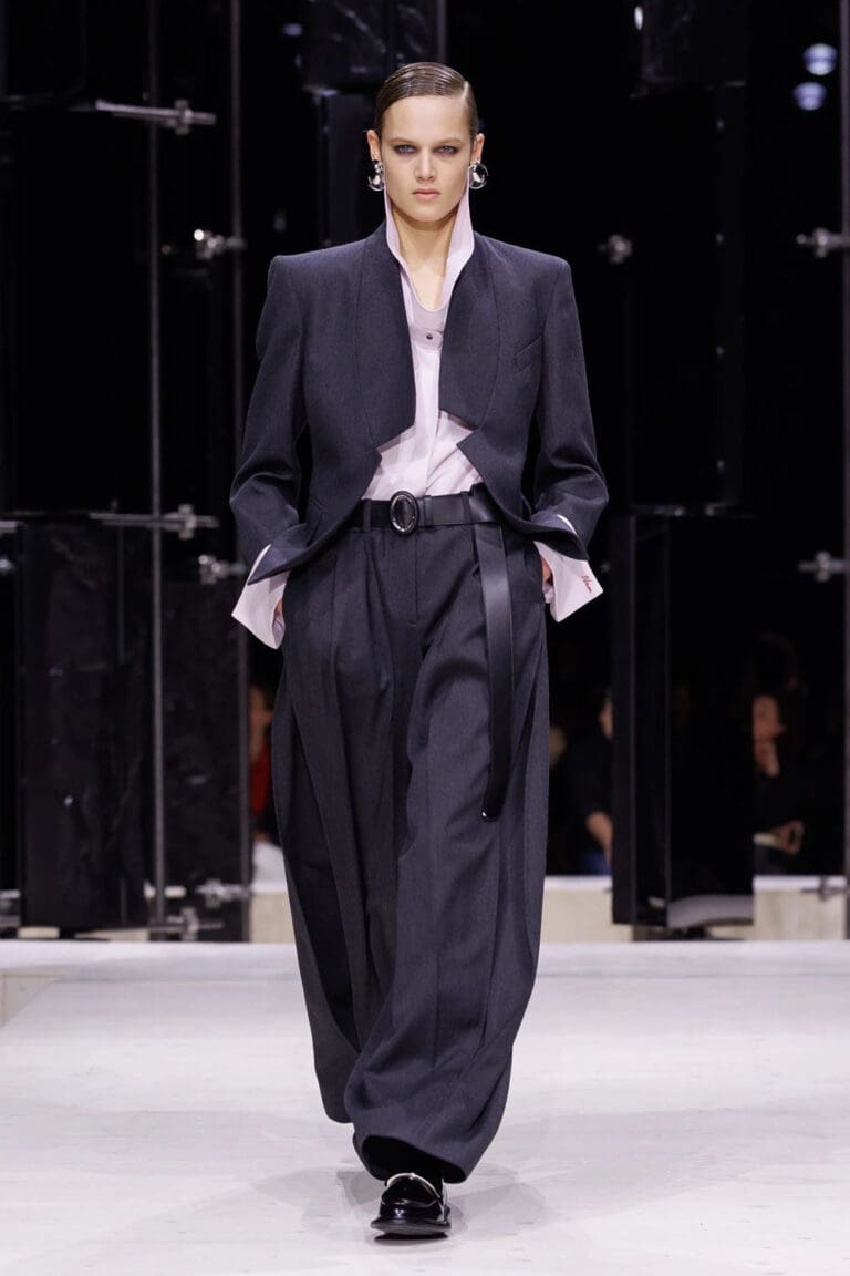 Givenchy Fall 2026-2027 - RUNWAY MAGAZINE ® Official