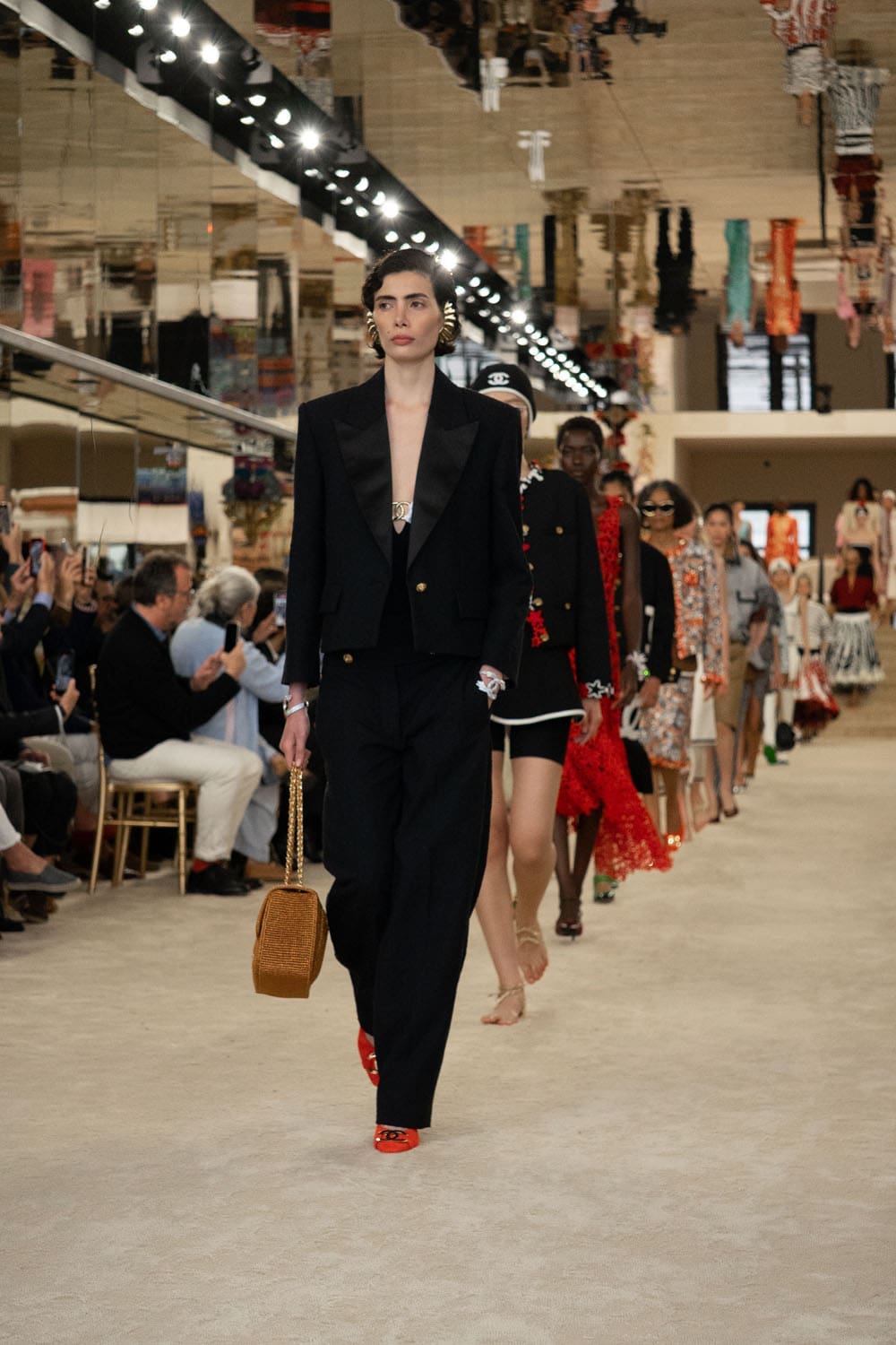 CHANEL Cruise 2026 27 Biarritz Close Up Runway Magazine (17)