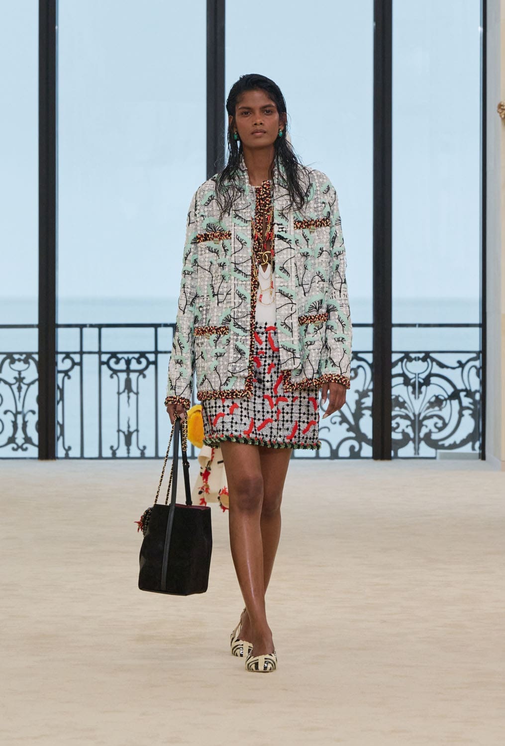 CHANEL Cruise 2026 27 Biarritz Runway Magazine (11)