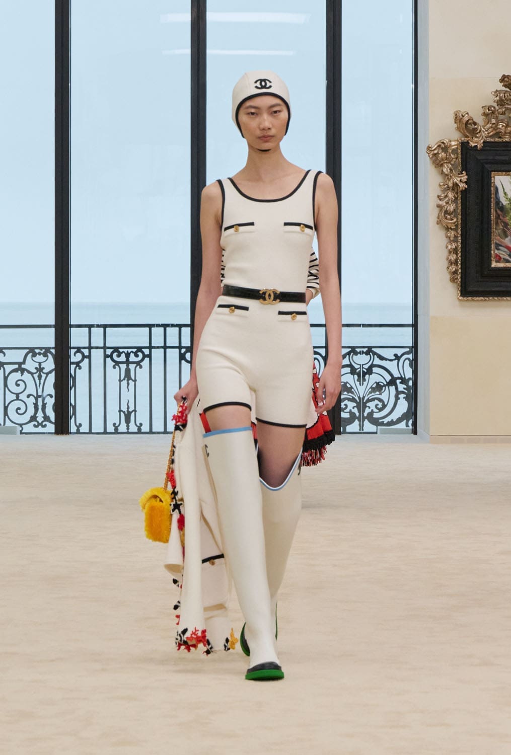 CHANEL Cruise 2026 27 Biarritz Runway Magazine (12)