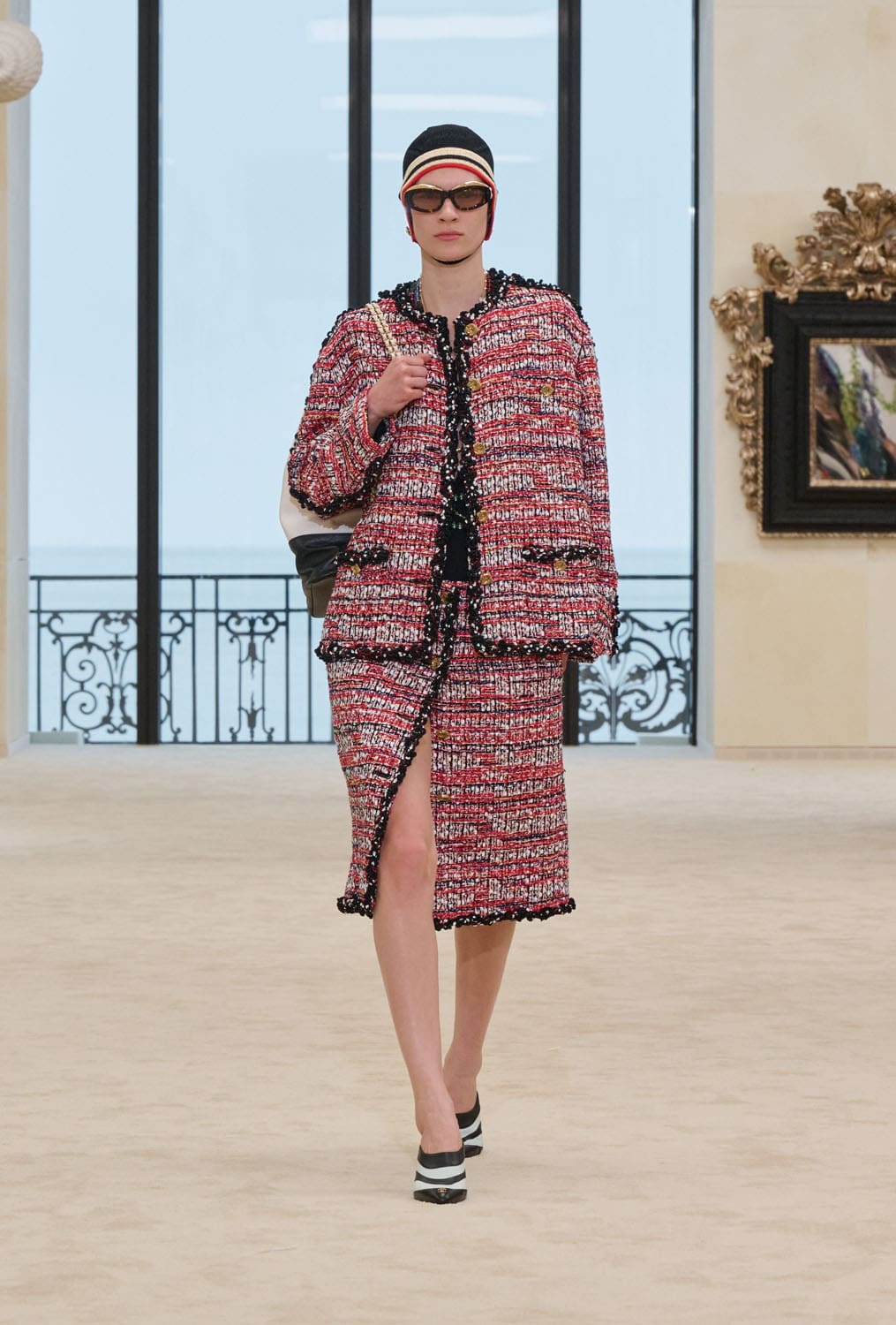 CHANEL Cruise 2026 27 Biarritz Runway Magazine (18)