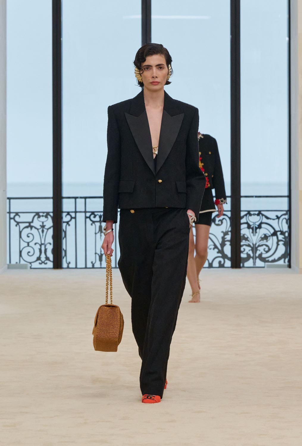 CHANEL Cruise 2026 27 Biarritz Runway Magazine (2)