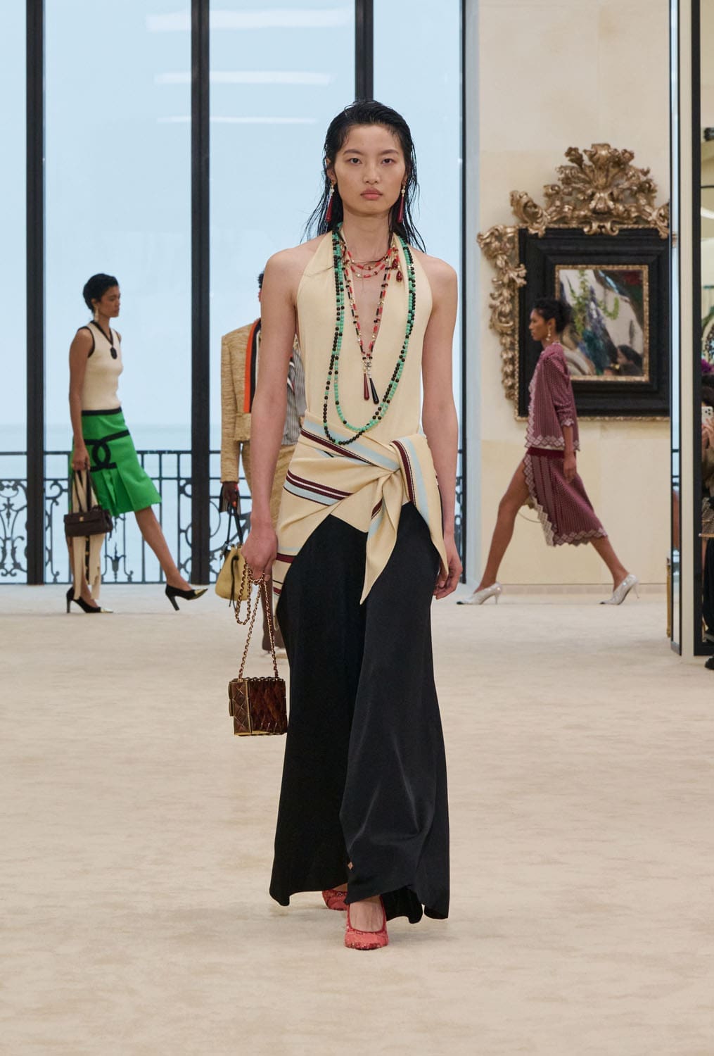 CHANEL Cruise 2026 27 Biarritz Runway Magazine (37)