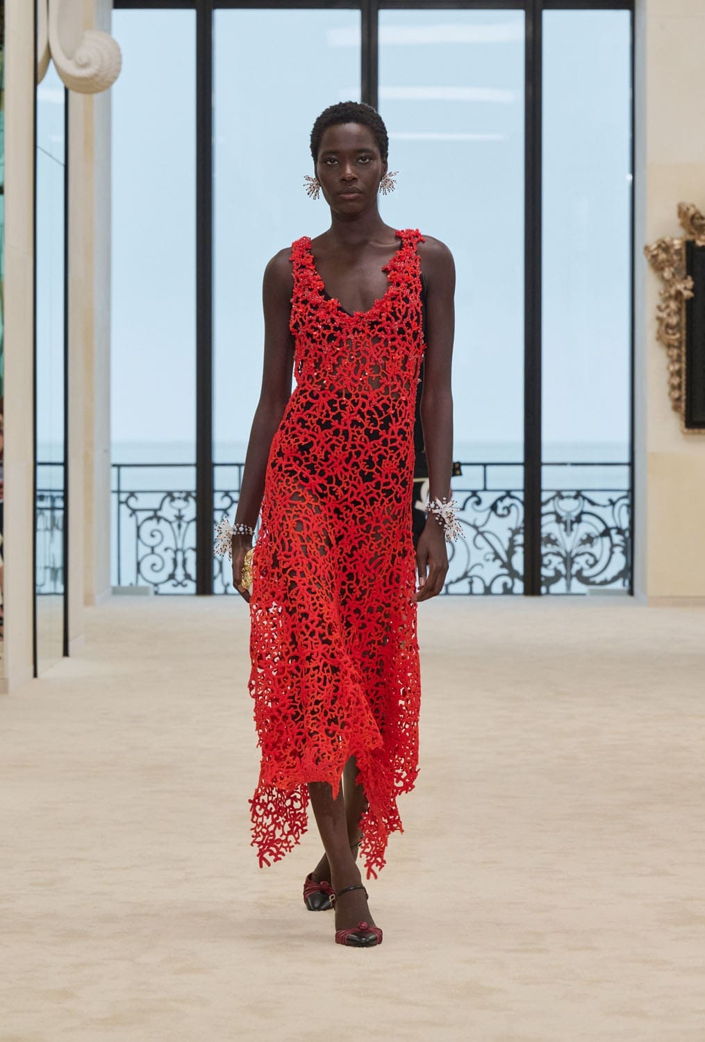 CHANEL Cruise 2026 27 Biarritz Runway Magazine (4)