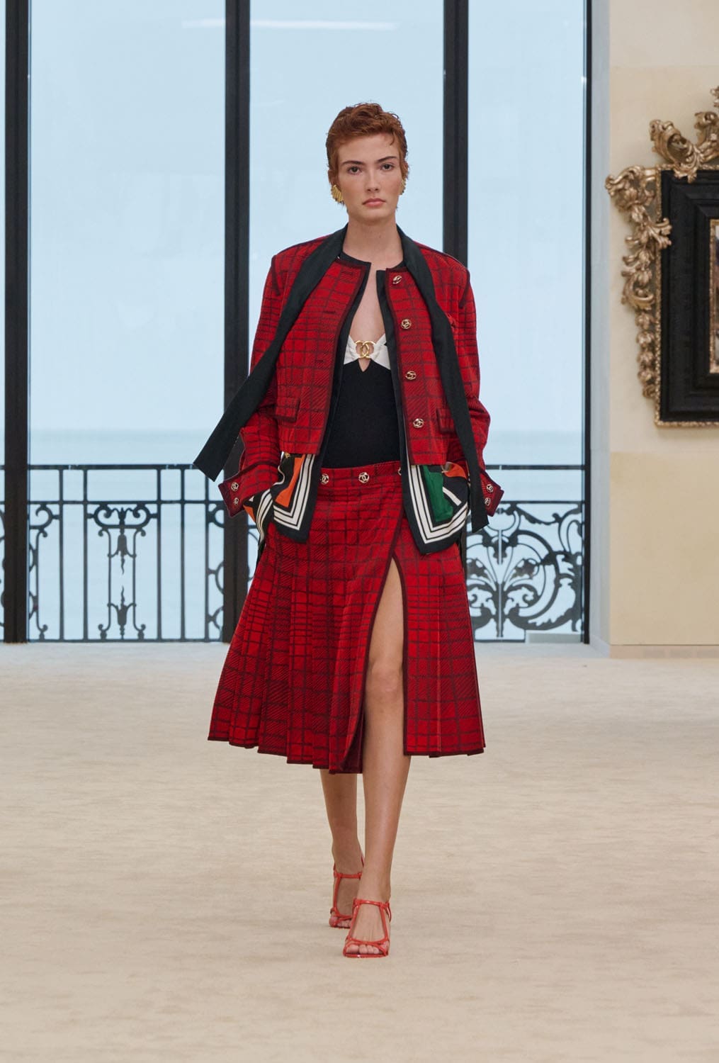 CHANEL Cruise 2026 27 Biarritz Runway Magazine (46)