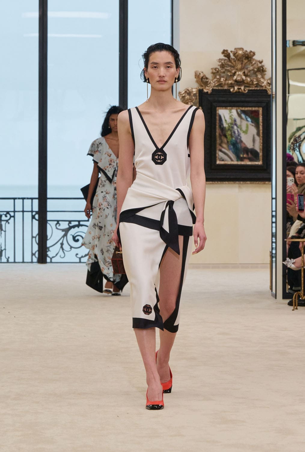 CHANEL Cruise 2026 27 Biarritz Runway Magazine (73)