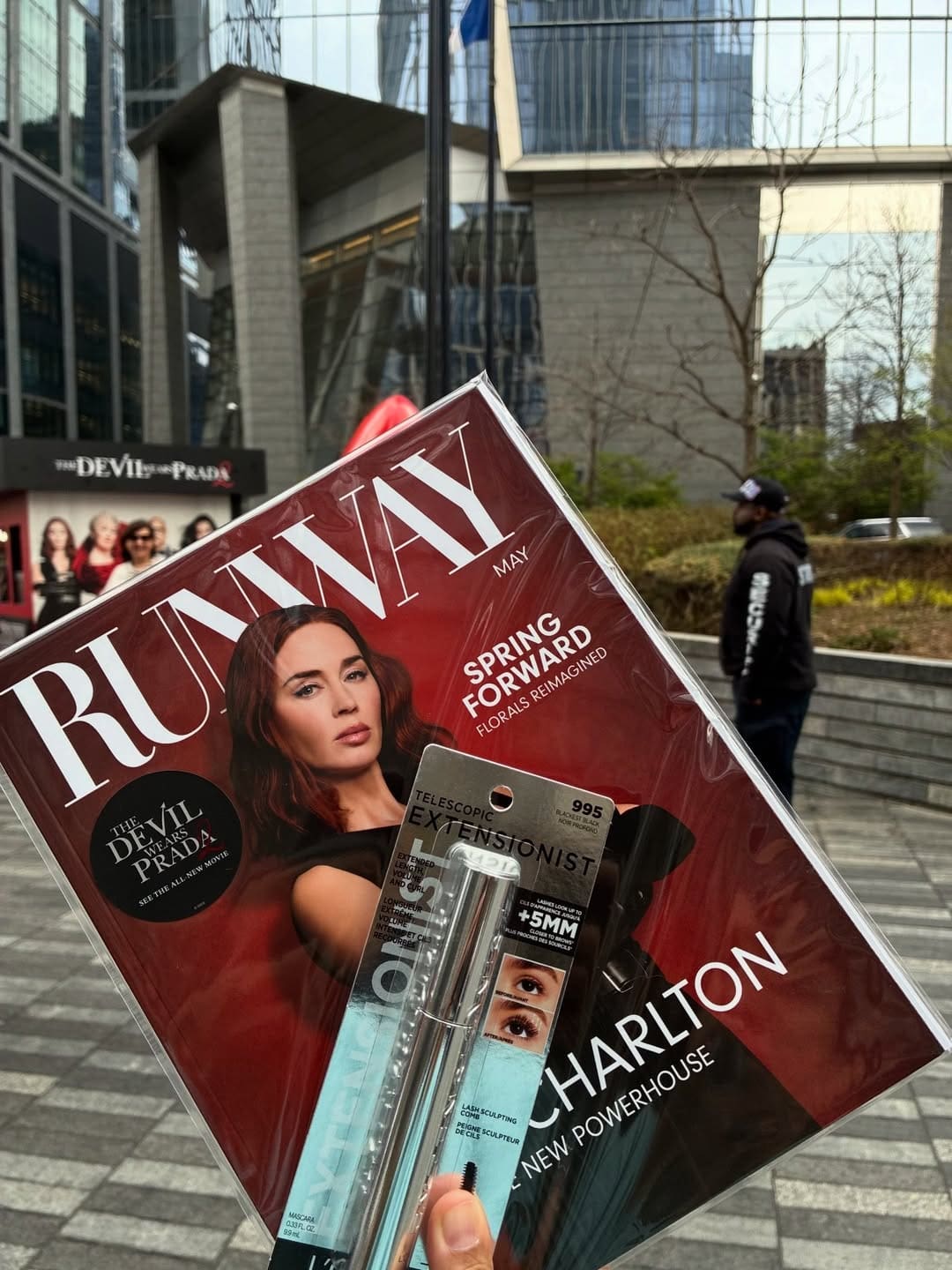 ニューヨーク – 架空 Runway 雑誌限定版発売 – プラダを着た悪魔2