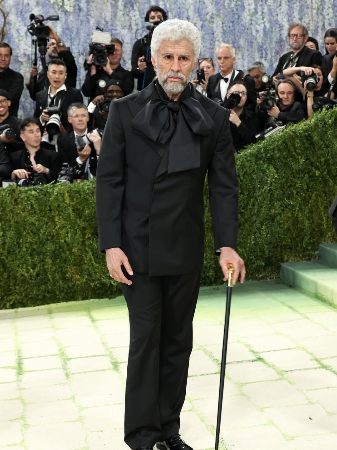 Bad Bunny als älterer Mann bei der Met Gala 2026 Runway 03 Magazin