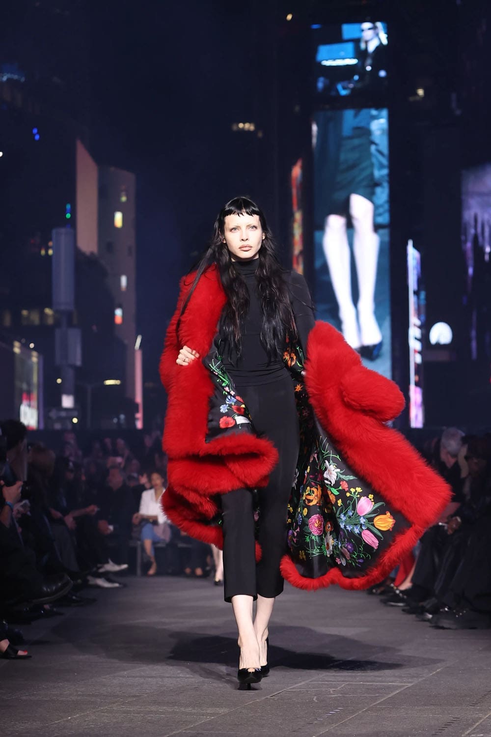 Gucci Resort 2027 GucciCore Show Runway Magazine (17)