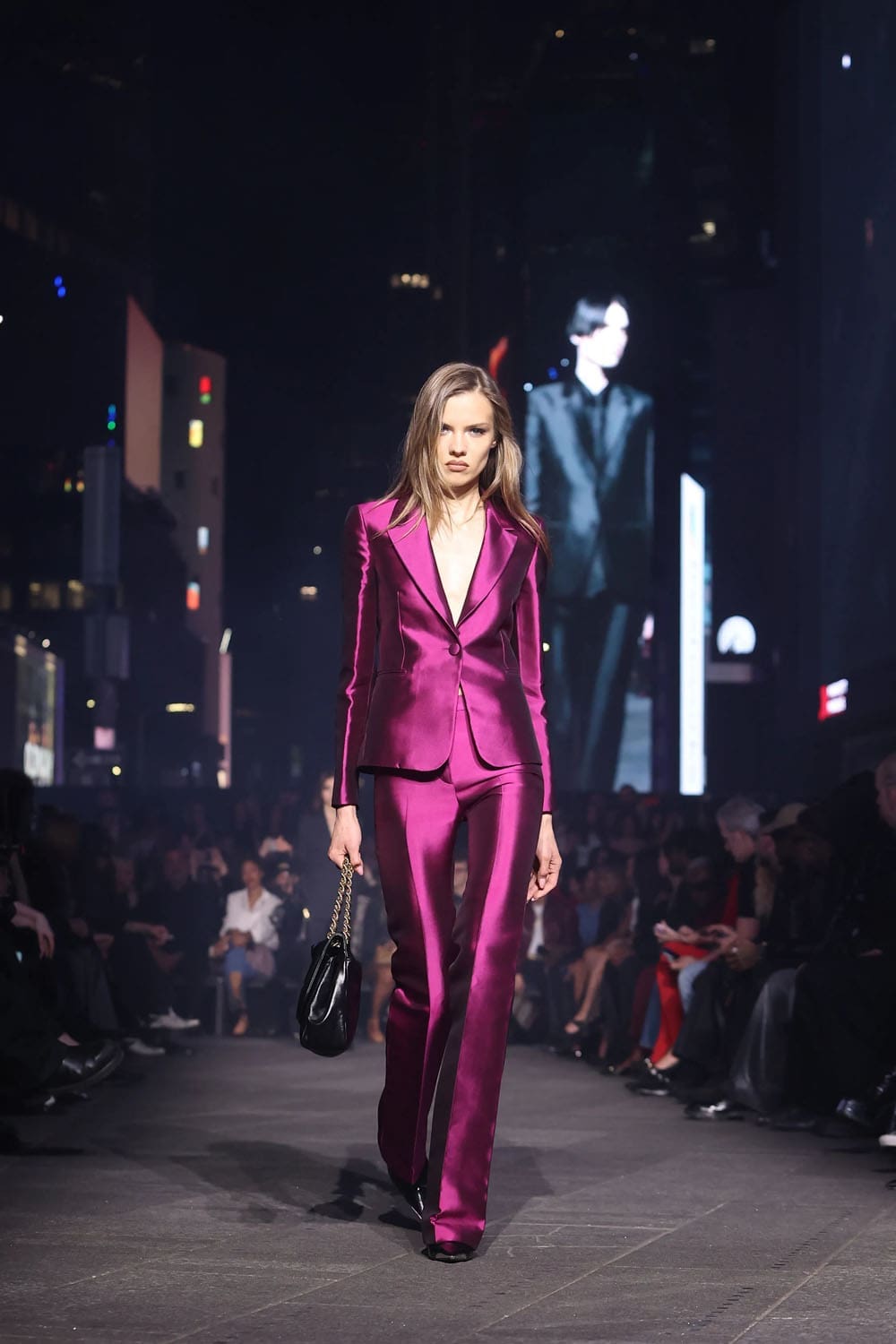 Gucci Resort 2027 GucciCore Show Runway Magazine (2)