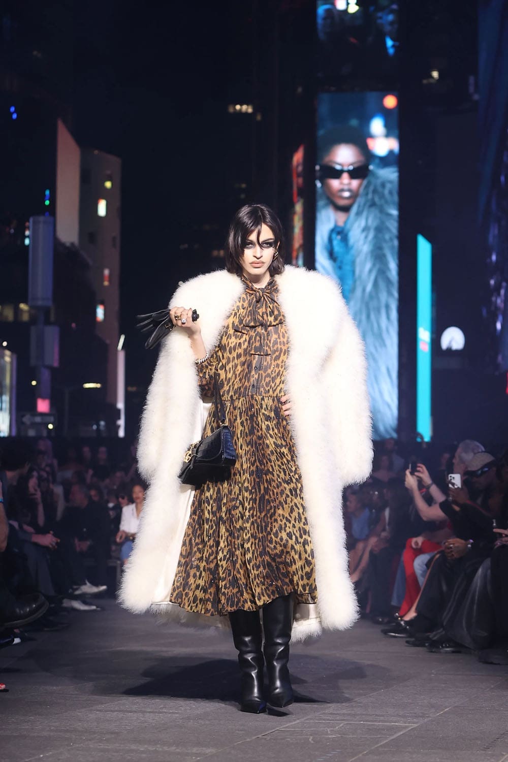 Gucci Resort 2027 GucciCore Show Runway Magazine (22)