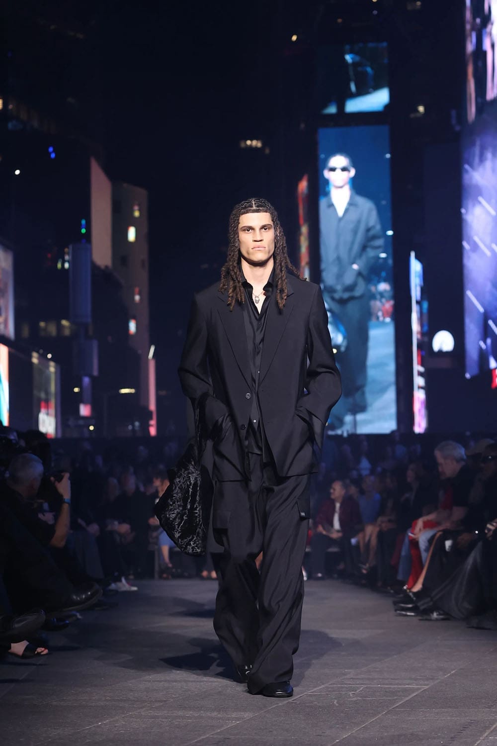 Gucci Resort 2027 GucciCore Show Runway Magazine (46)