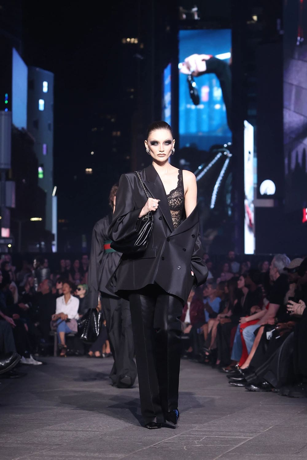 Gucci Resort 2027 GucciCore Show Runway Magazine (49)