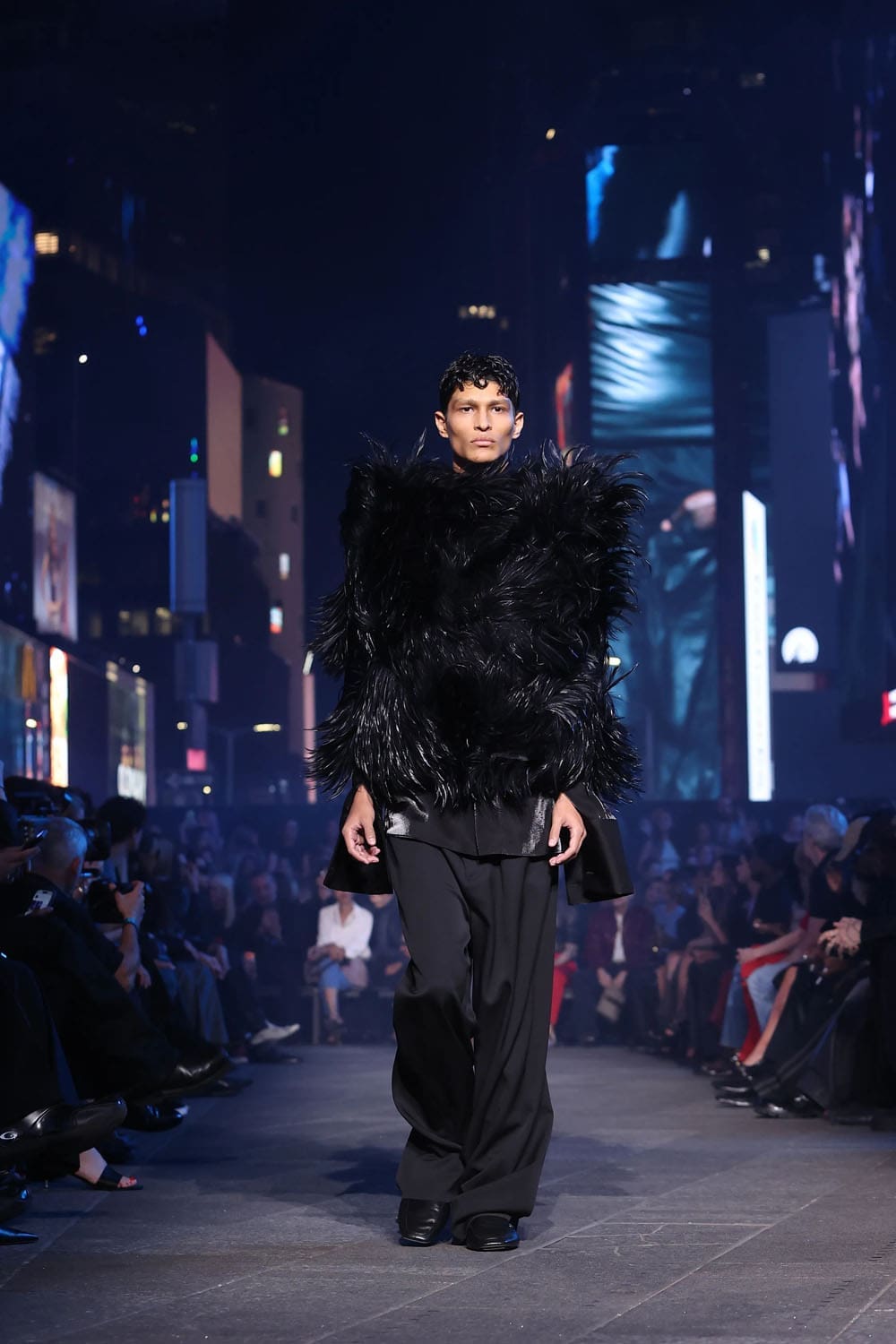 Gucci Resort 2027 GucciCore Show Runway Magazine (54)