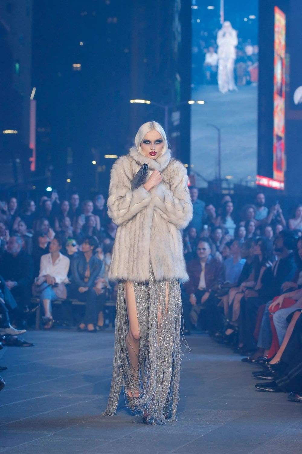 Gucci Resort 2027 GucciCore Show Runway Magazine (57)