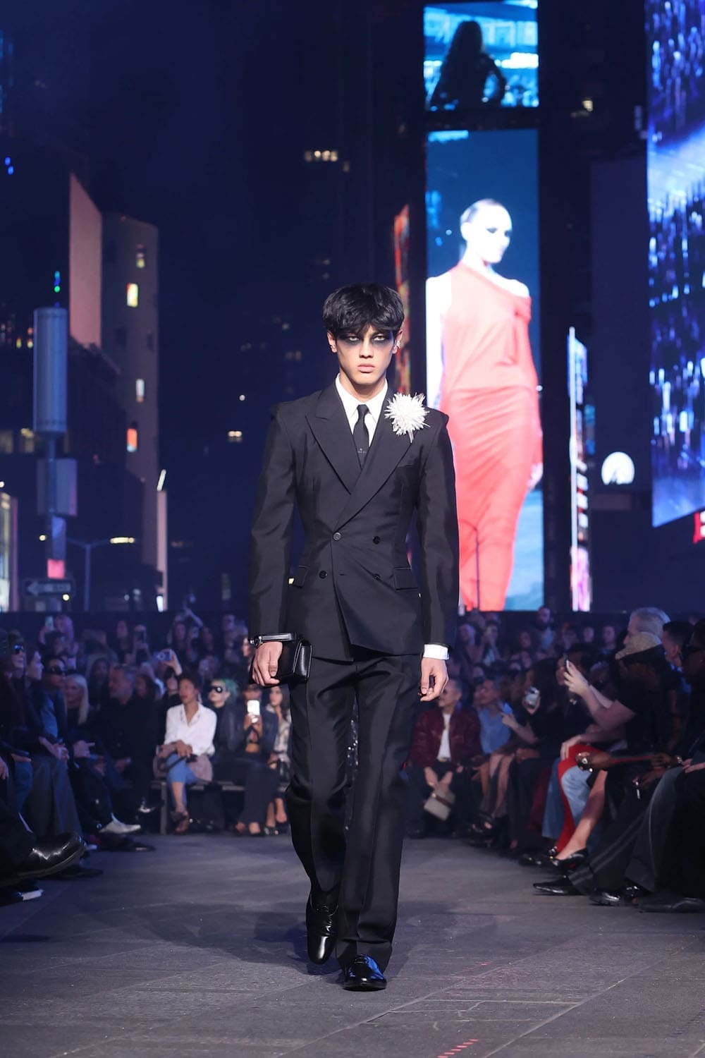 Gucci Resort 2027 GucciCore Show Runway Magazine (59)
